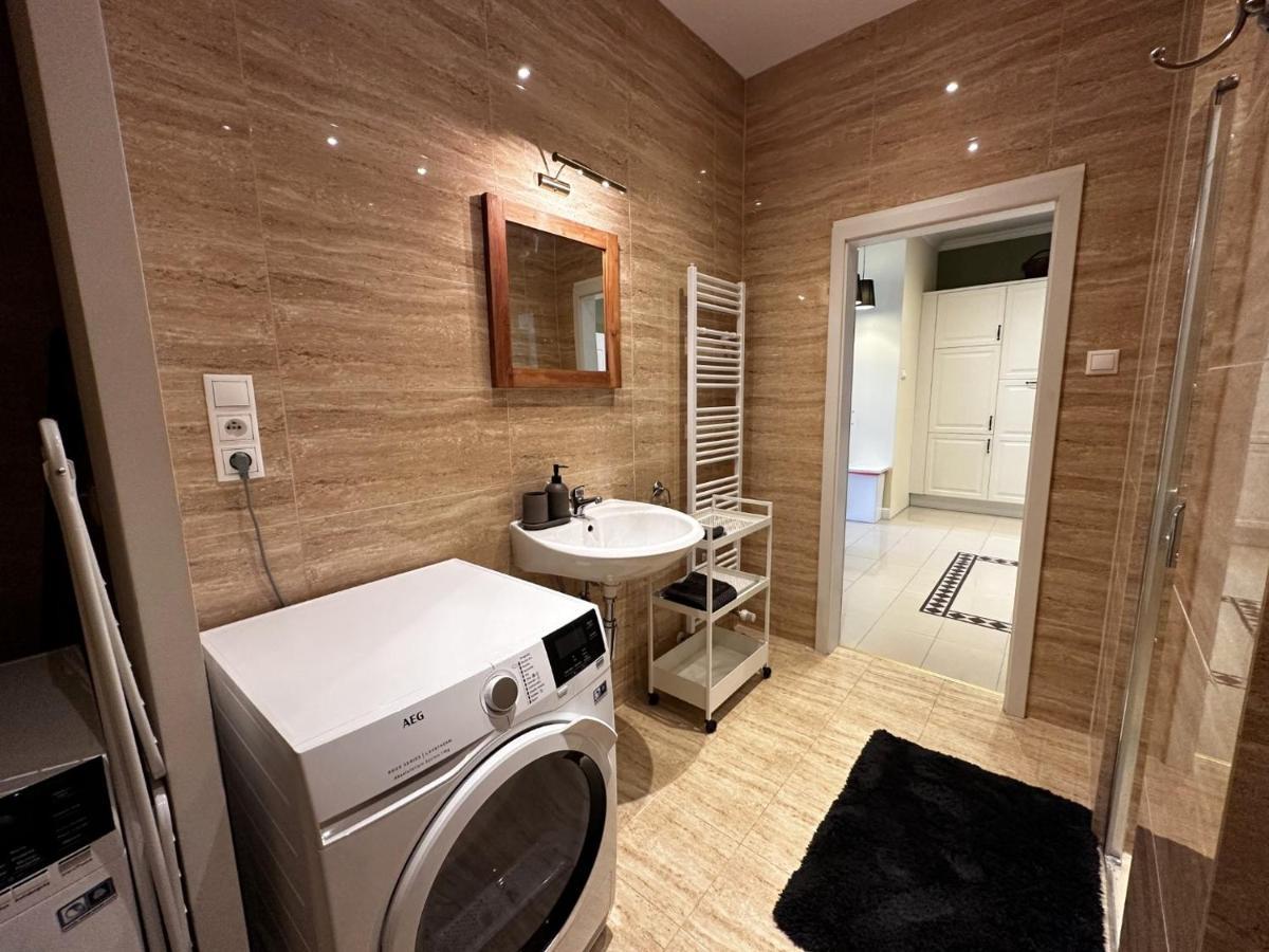 Gorkeho Apartment In City Centre Bratislava Exterior photo